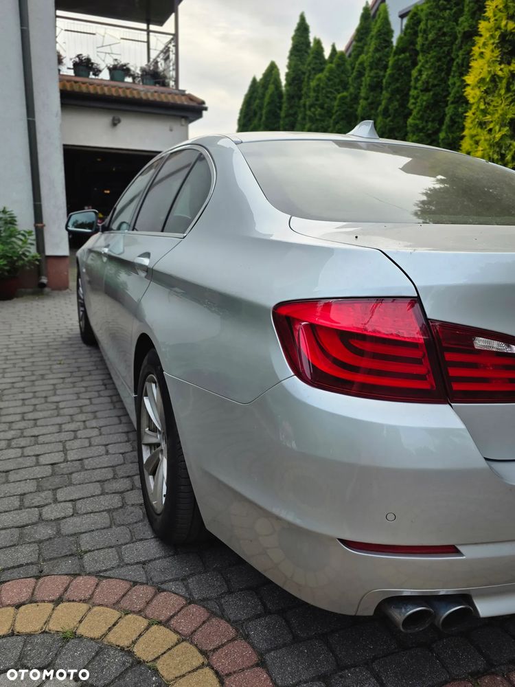 BMW Seria 5 530d xDrive Modern Line - 2