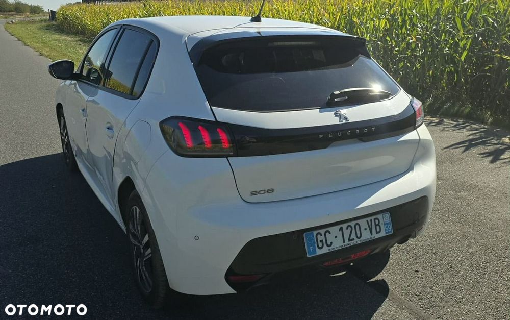 Peugeot 208 - 24