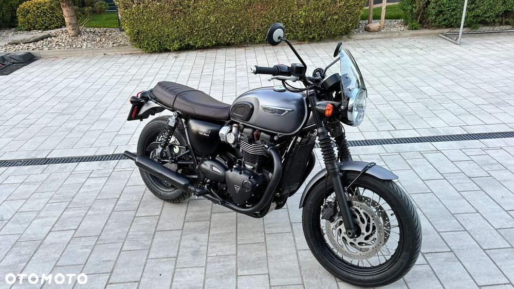 Triumph Bonneville - 3