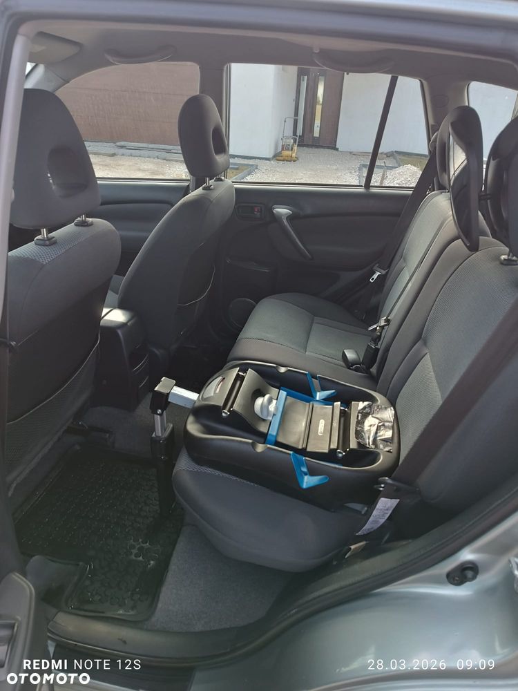 Toyota RAV4 2.0 VVT-i 4x4 - 7