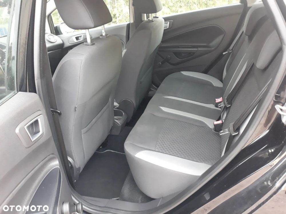 Ford Fiesta - 9