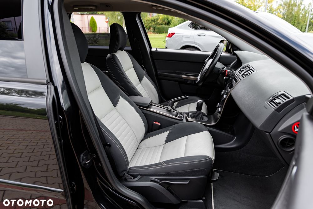 Volvo V50 T5 RDesign - 25