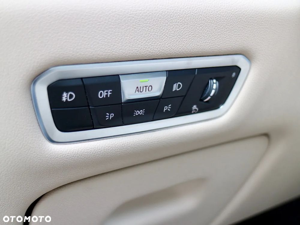 BMW X5 xDrive40i - 22