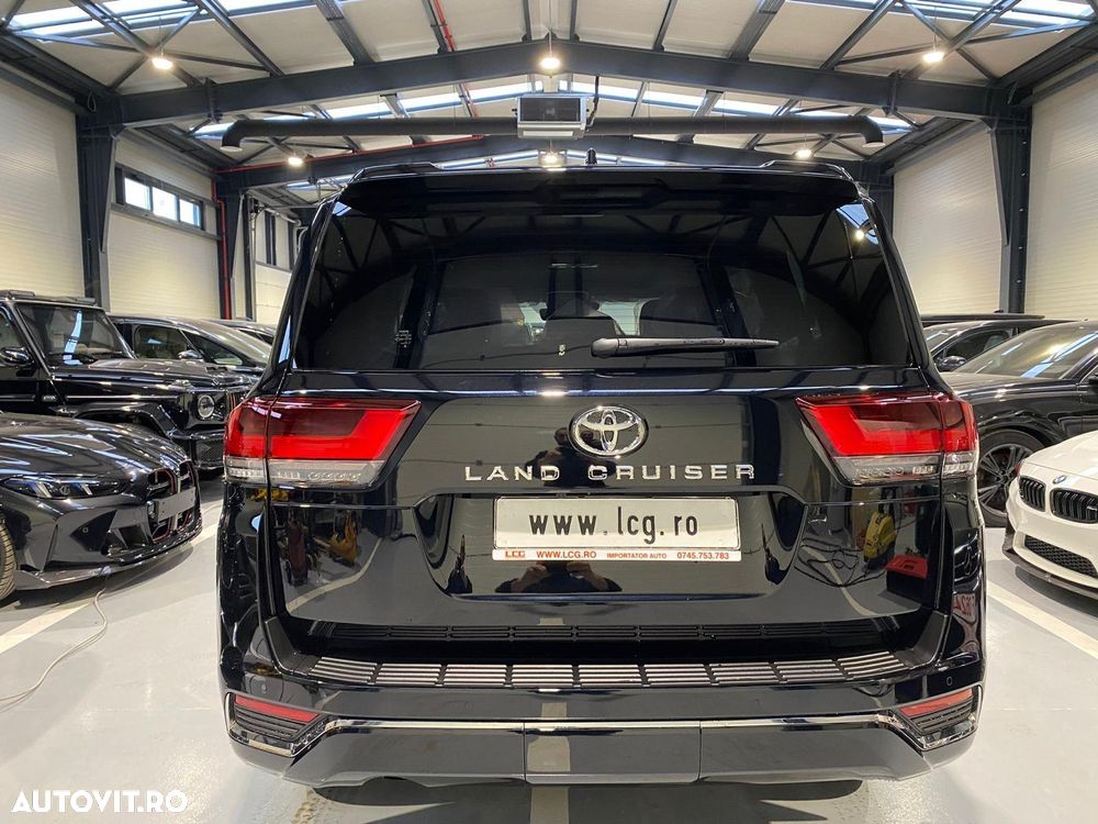 Toyota Land Cruiser 300 2026 photo 4