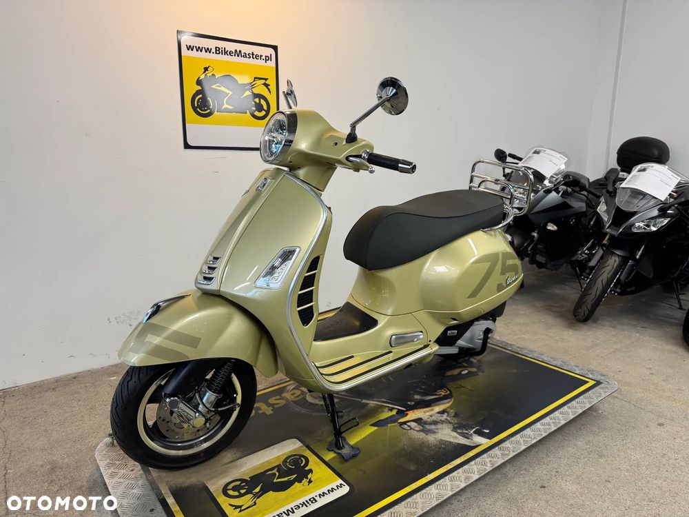 Piaggio Vespa - 4