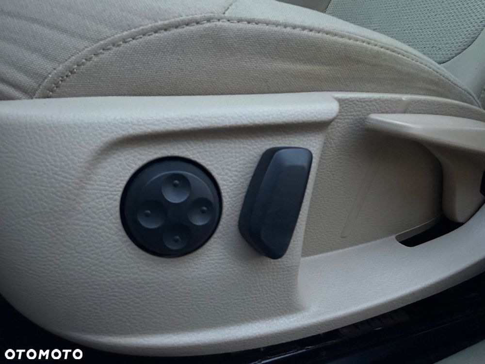 Volkswagen Passat 2.0 TDI 4Motion DSG BlueMotion Tech Highline - 33