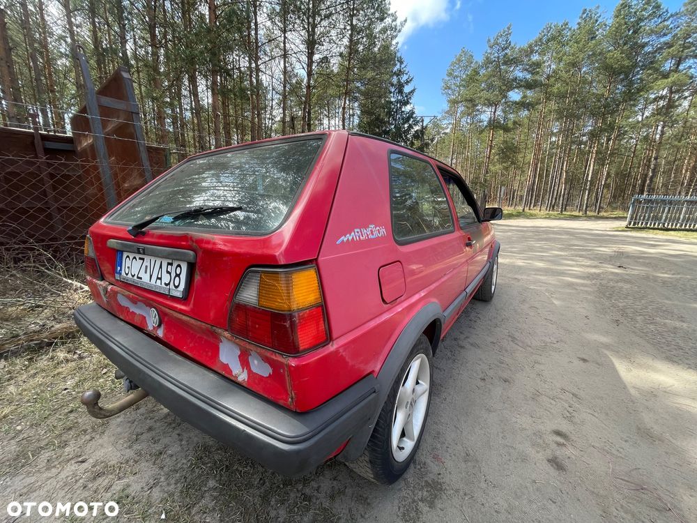 Volkswagen Golf 1.6 GL D - 9