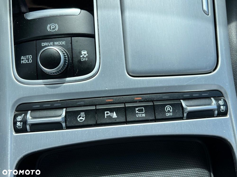 Kia Stinger - 32