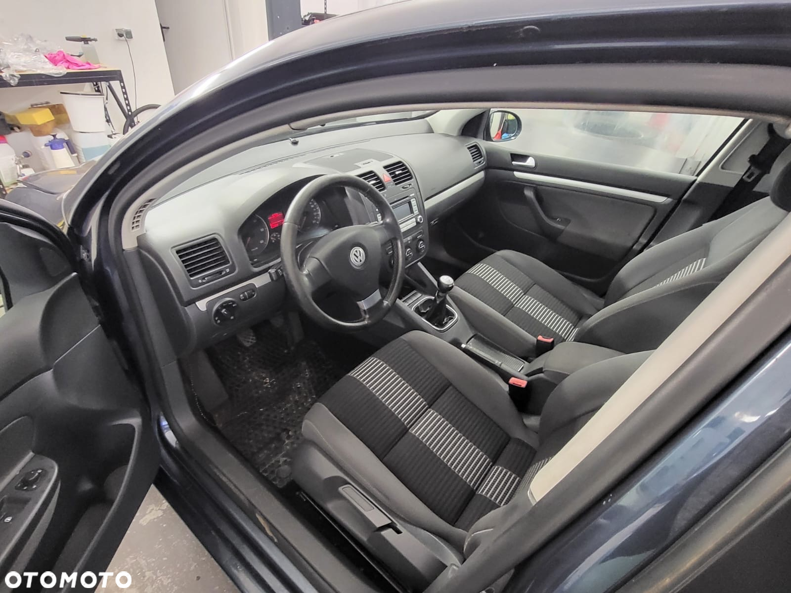 Volkswagen Golf V 1.9 TDI Comfortline - 6