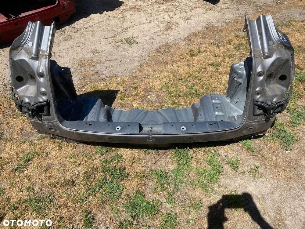 MERCEDES gla 156 pas tylny wanna kolor 787 - 1