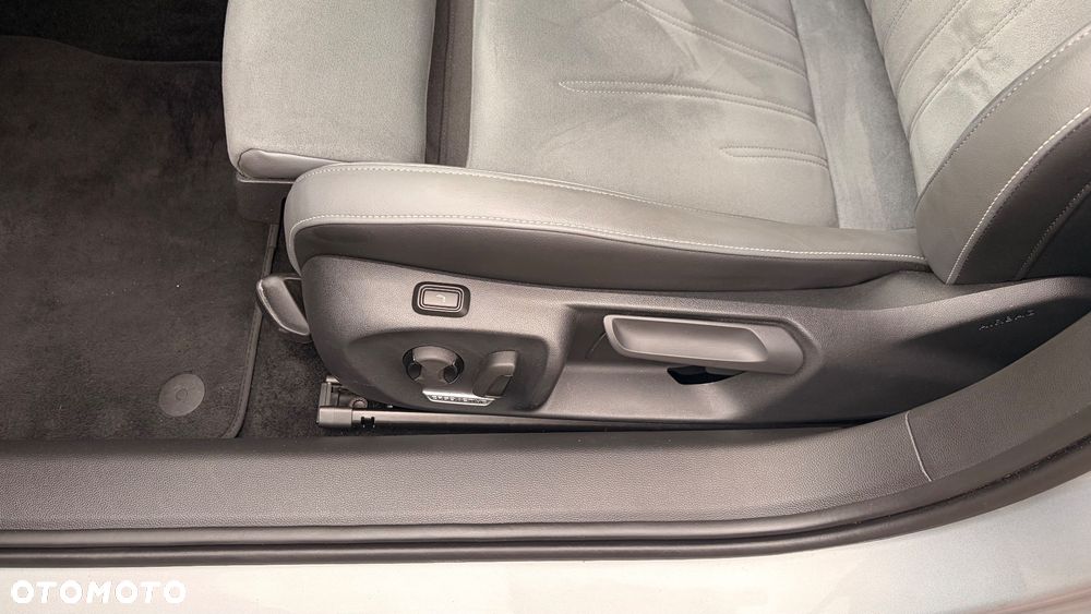 Volkswagen Passat 2.0 TDI EVO Business DSG - 11