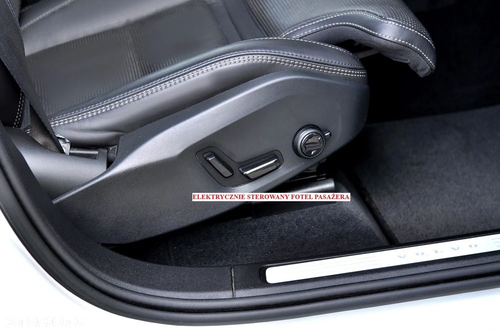 Volvo XC 60 B4 D Ultimate Dark - 25