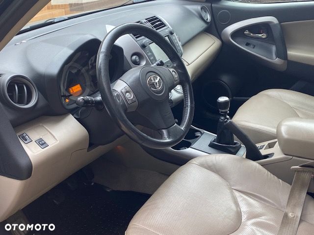 Toyota RAV4 2.2 D-CAT 4x4 Executive - 5