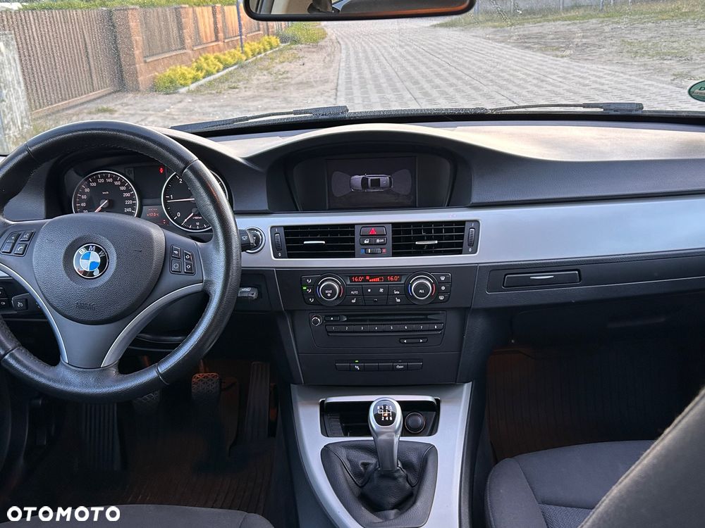 BMW Seria 3 316d Edition Luxury Line Purity - 24