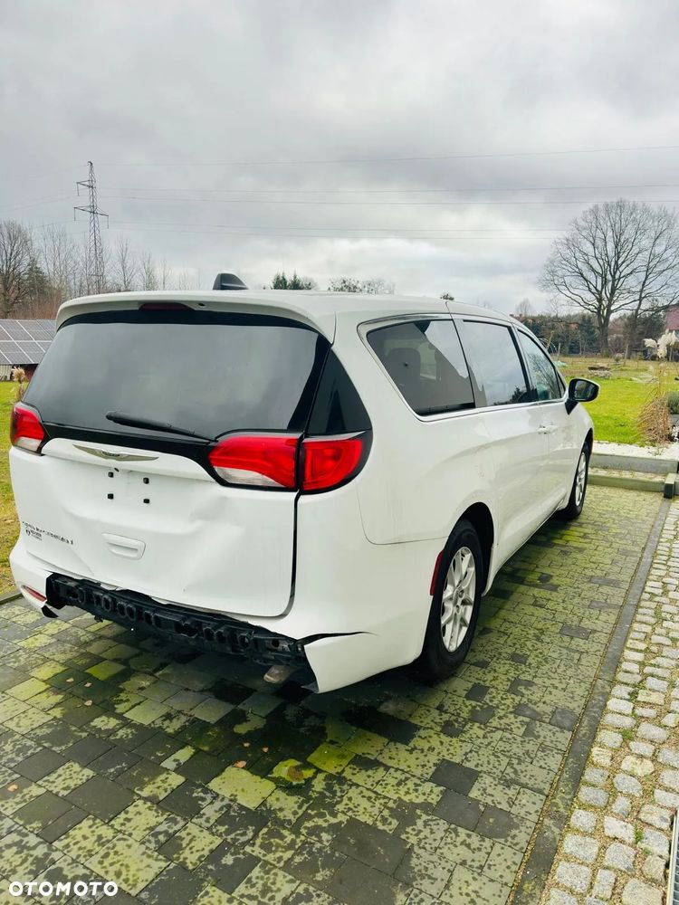 Chrysler Pacifica - 13