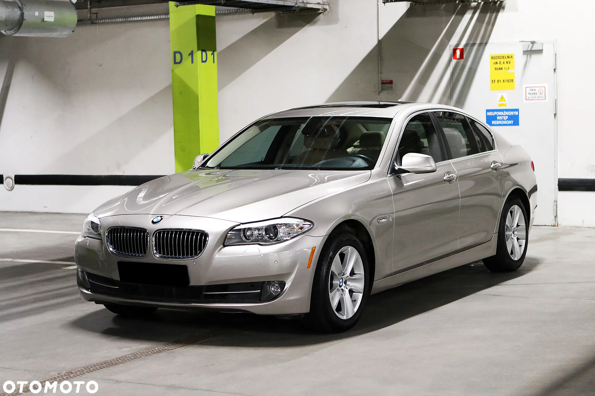 BMW Seria 5 528i - 3