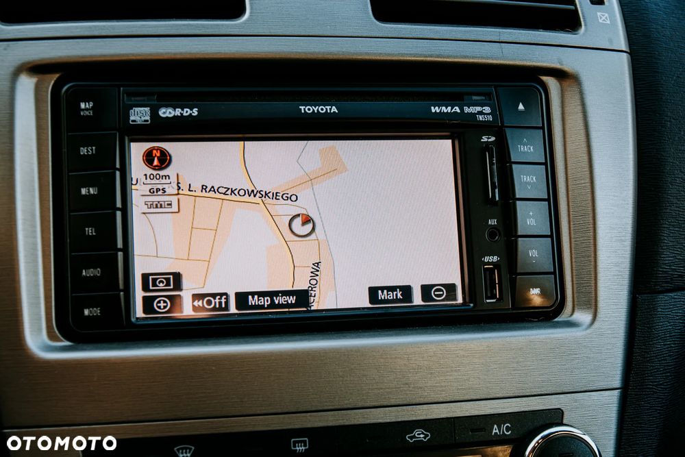 Toyota Avensis 1.8 Sol plus NAVI - 12