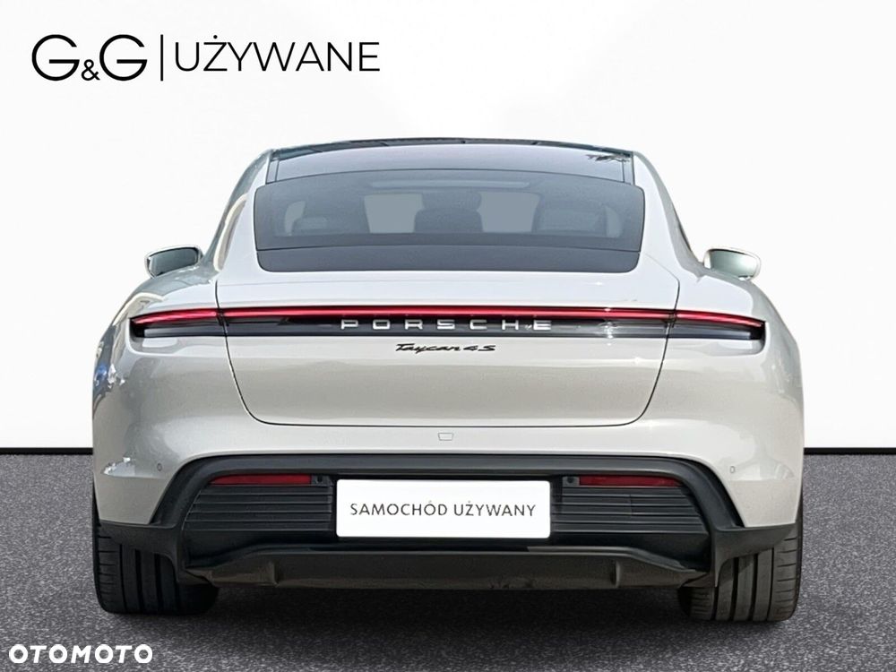 Porsche Taycan - 4