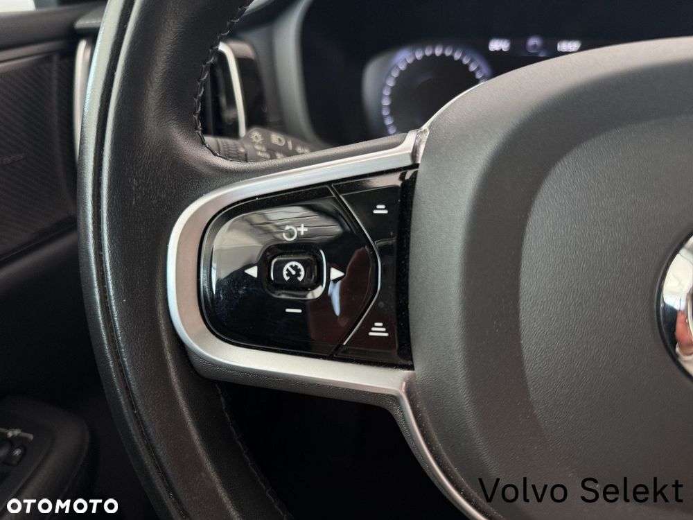 Volvo V60 Cross Country - 23