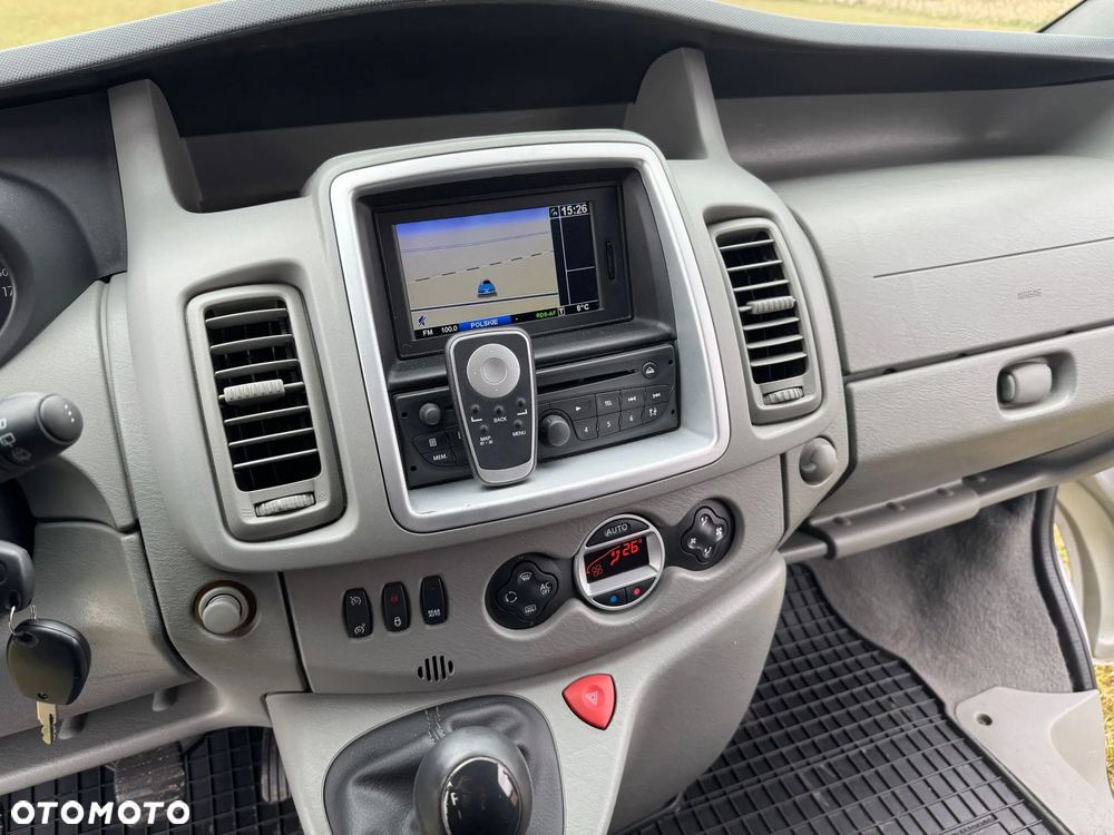 Renault Trafic FAP Grand Passenger Black Edition - 11