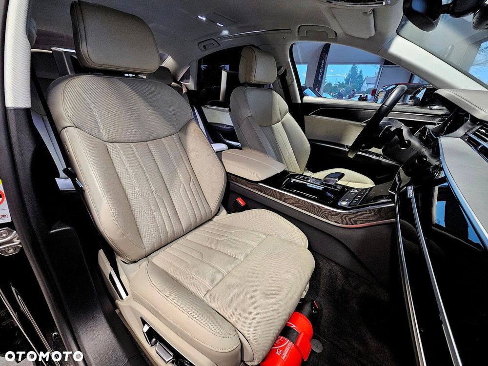 Audi A8 - 24
