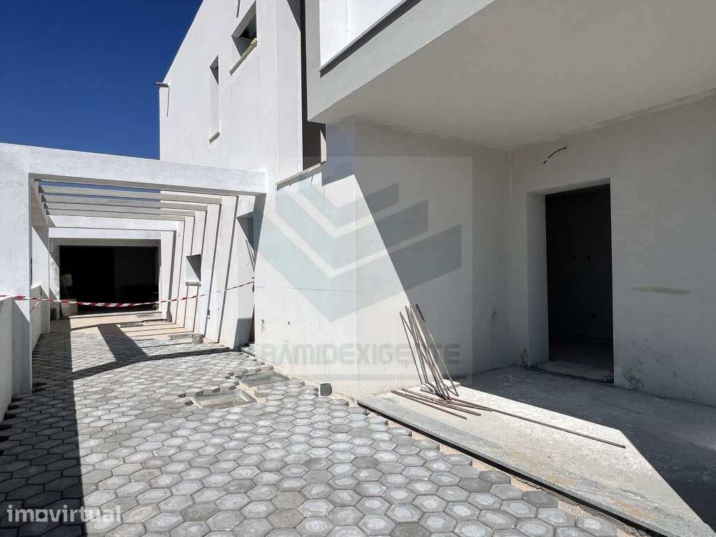Moradia Isolada, Piscina, Garagem, Jardim Amplo, Azeitão - Grande imagem: 5/29