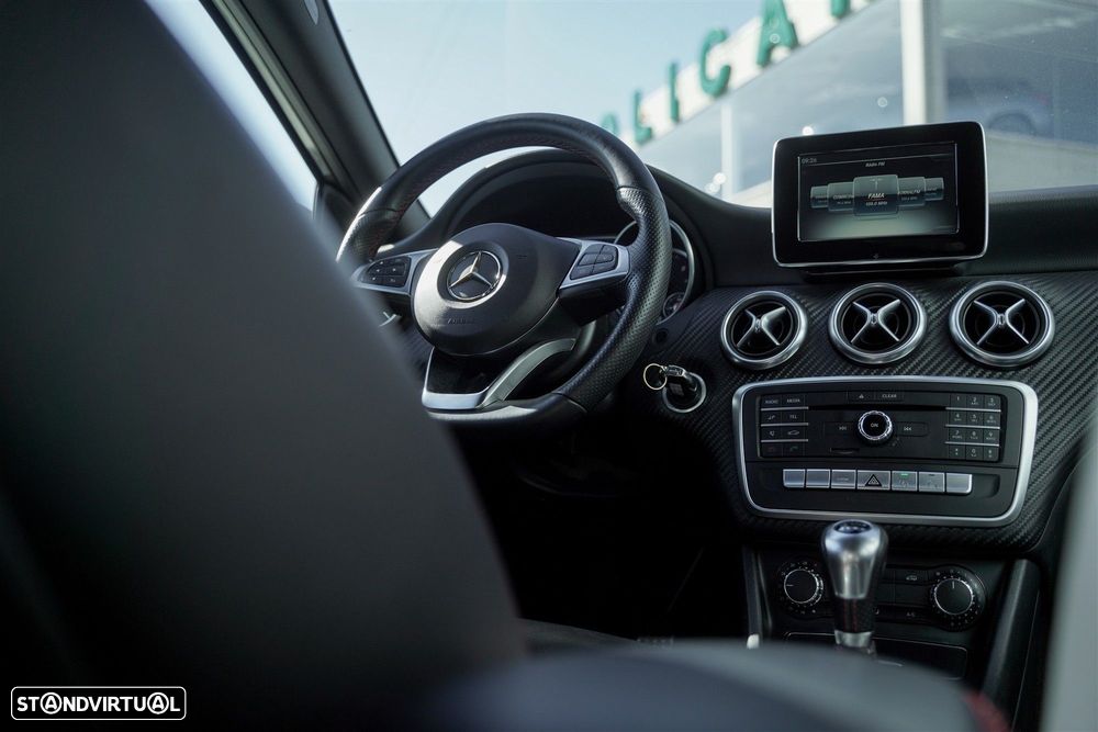 Mercedes-Benz A 180 d AMG Line - 16
