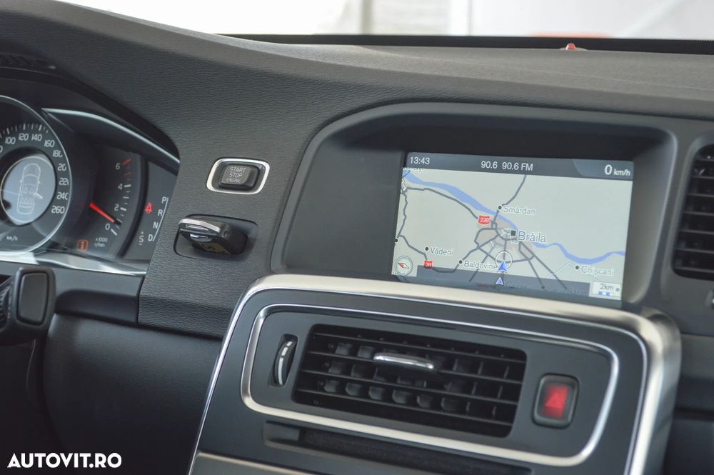 Volvo S60 D3 Geartronic Momentum - 33