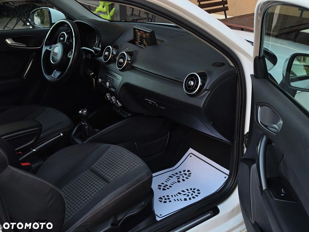 Audi A1 3-drzwiowe 1.2 TFSI S line edition - 38