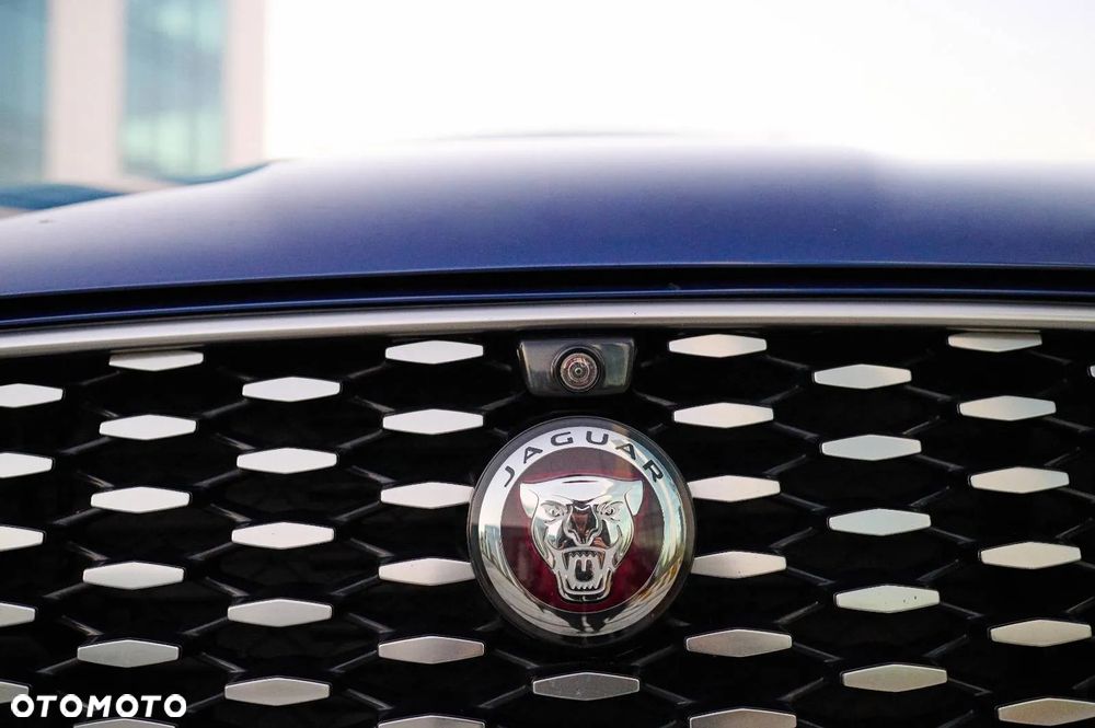 Jaguar F-Pace - 4