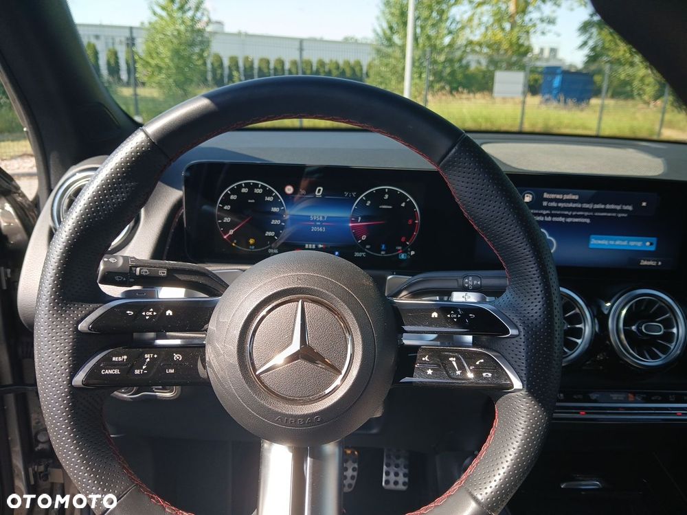 Mercedes-Benz GLB 220 d 4-Matic AMG Line 8G-DCT - 11