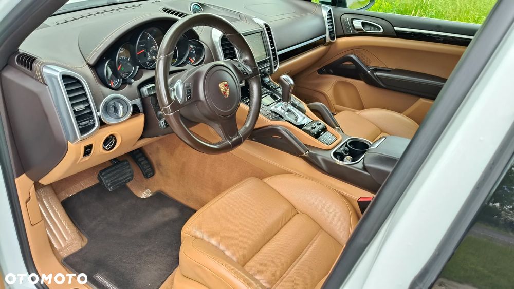 Porsche Cayenne Platinum Edition - 32