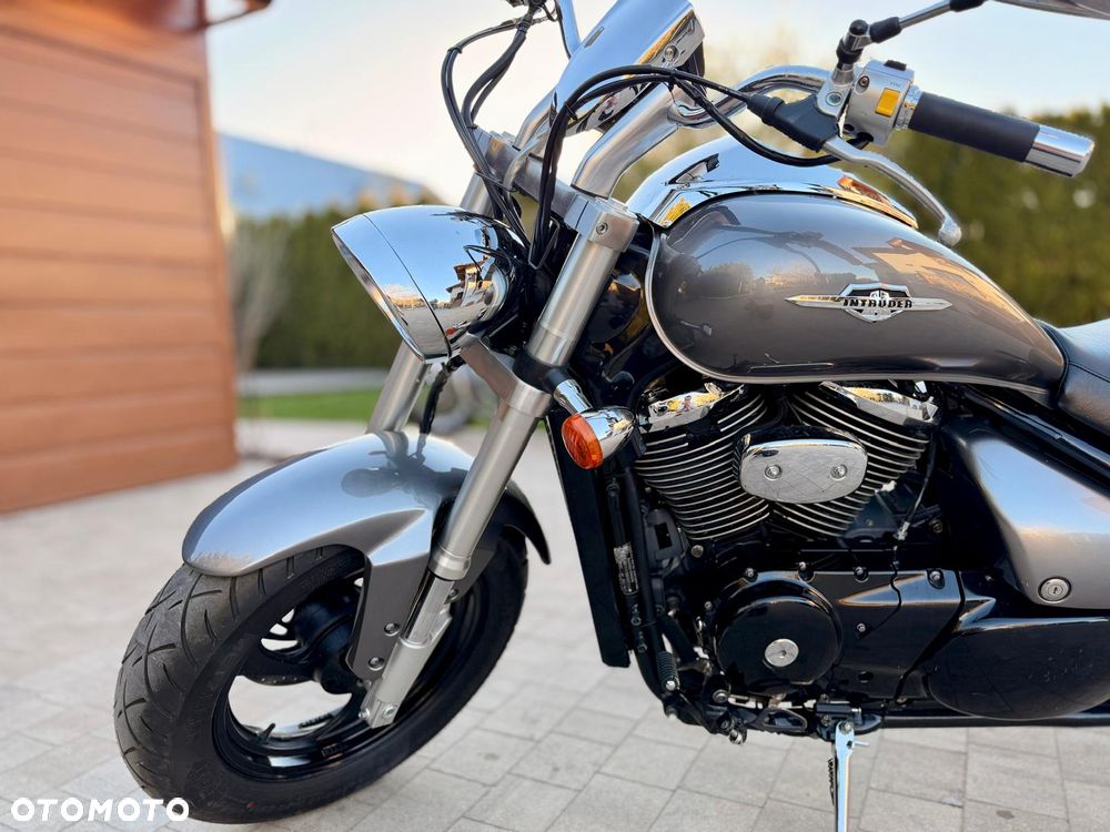 Suzuki Intruder - 7