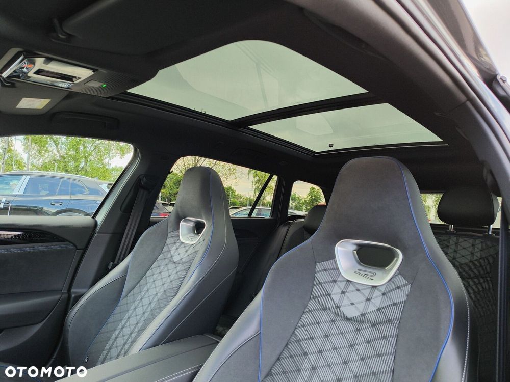 Volkswagen Passat - 13