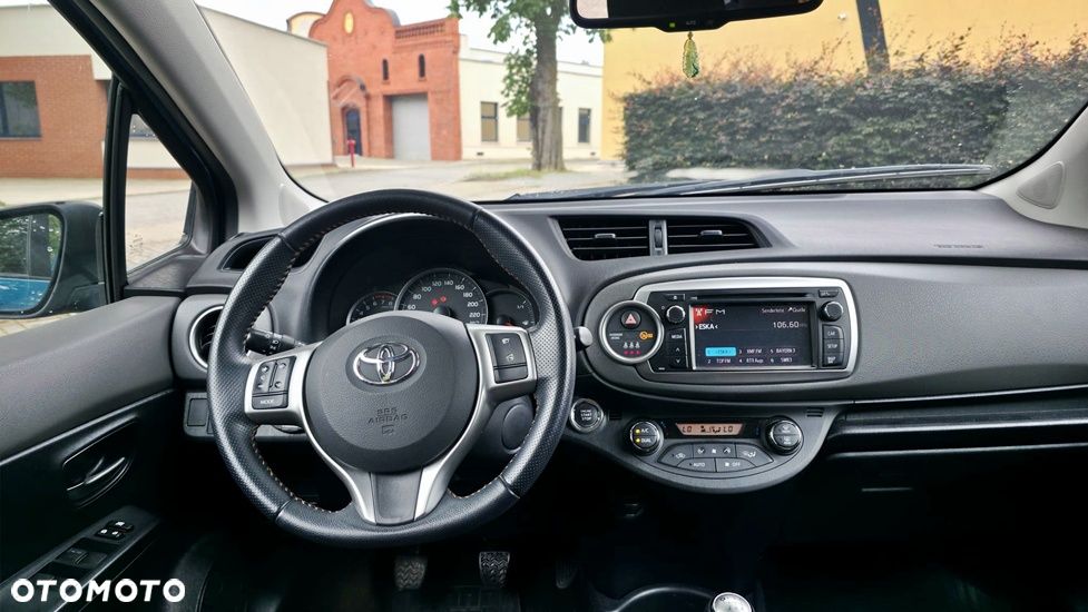 Toyota Yaris 1.33 Premium - 13