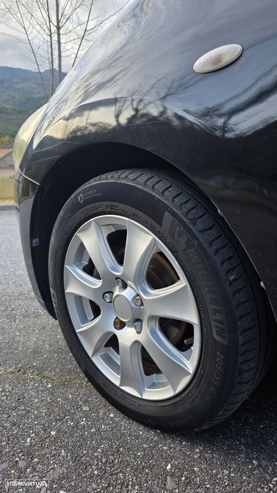 Toyota Auris 1.4 D-4D AC - 6