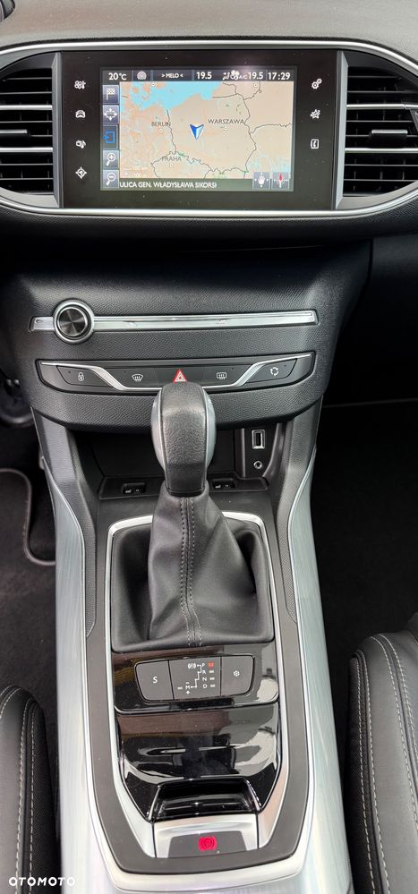 Peugeot 308 1.2 PureTech Allure S&S - 24