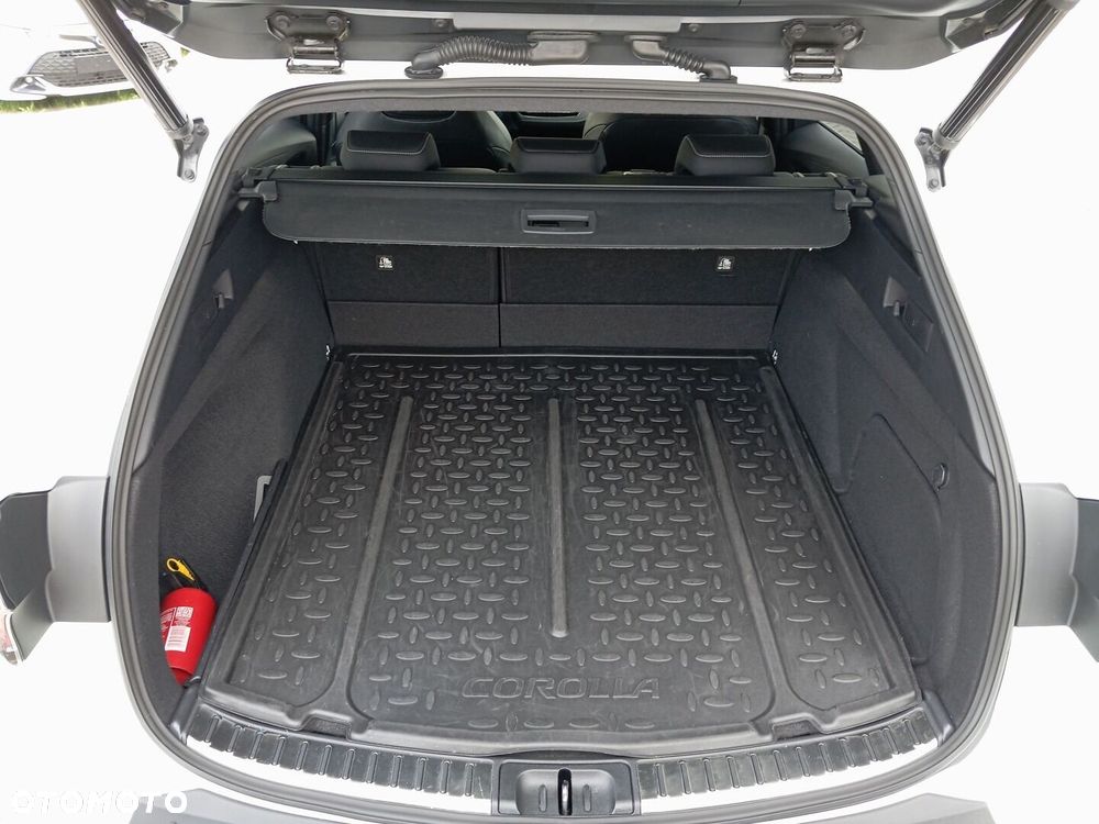 Toyota Corolla 2.0 Hybrid Executive - 23