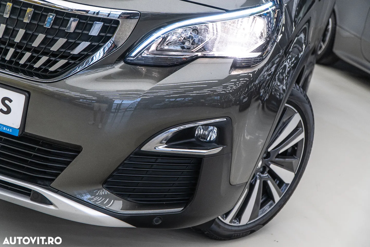 Peugeot 3008 1.2 PureTech Turbo S&S EAT8 Allure - 34