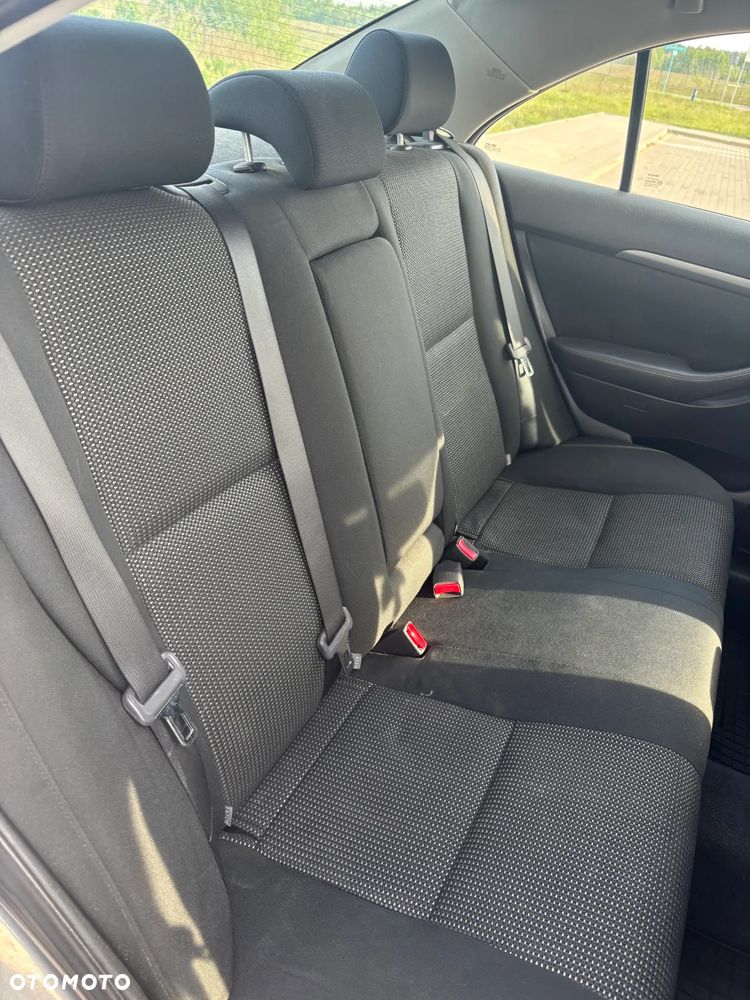 Toyota Avensis 2.0 D-4D - 9