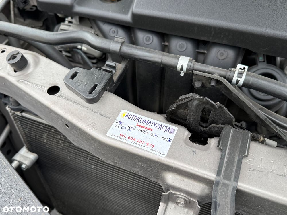 Toyota Auris 1.6 Prestige - 21