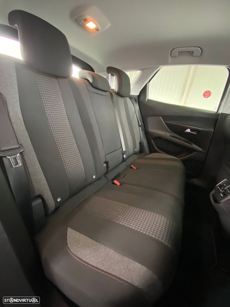 Peugeot 3008 1.5 BlueHDi Active Pack EAT8 - 37