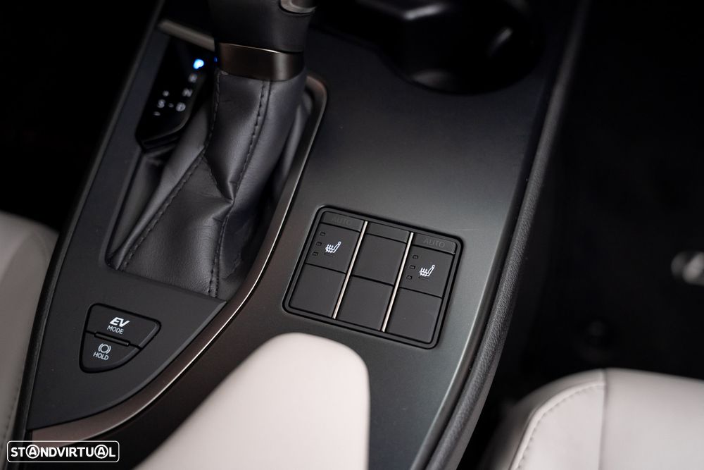 Lexus UX 250h F Sport - 17