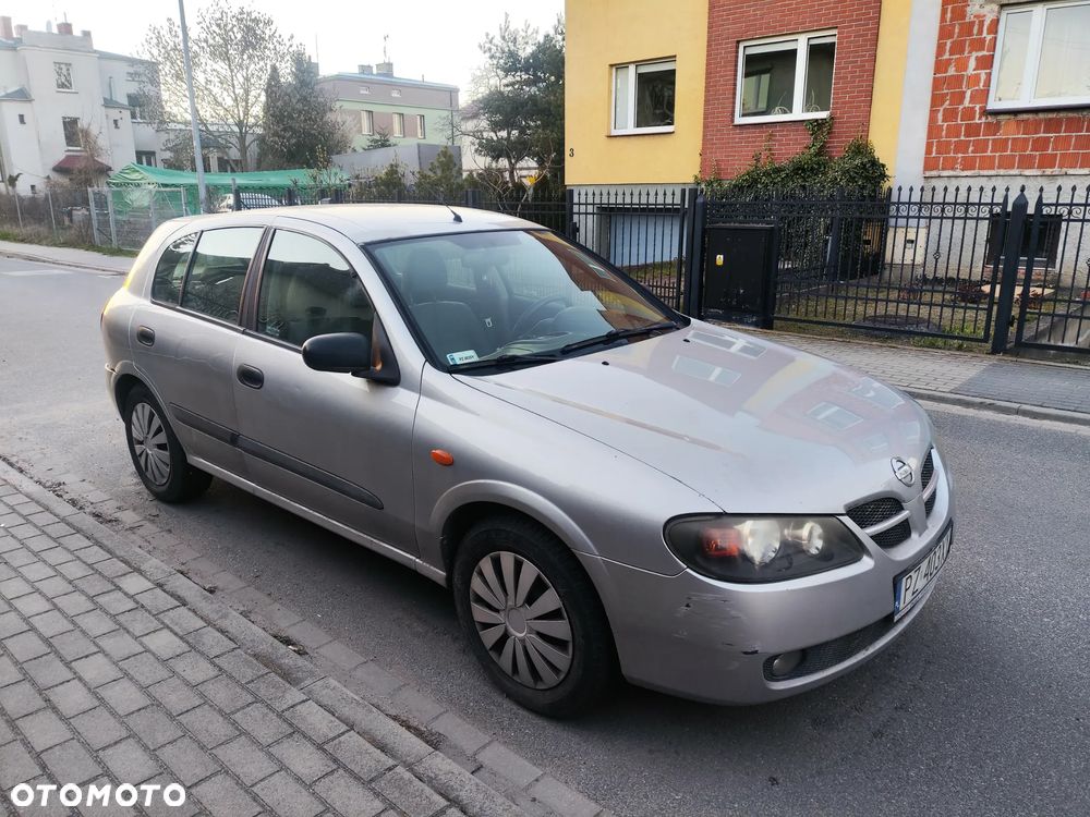 Nissan Almera