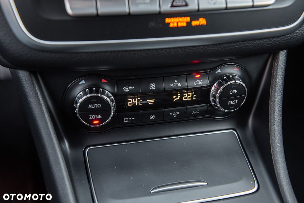 Mercedes-Benz CLA 200 d 4Matic 7G-DCT - 26