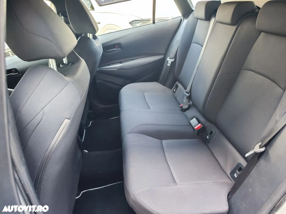 Toyota Corolla 1.8 HSD Business - 24