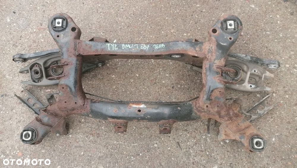 BMW 1 E81 E87 1.6 BELKA ZAWIESZENIA TYŁ TYLNA - 1