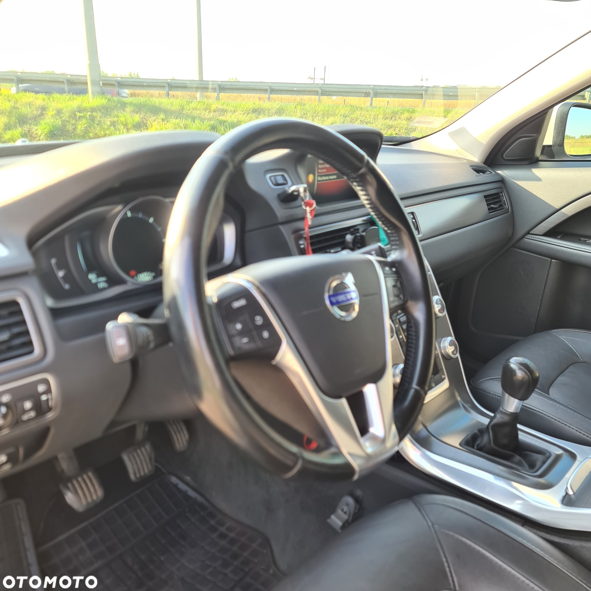 Volvo V70 D2 Momentum - 35