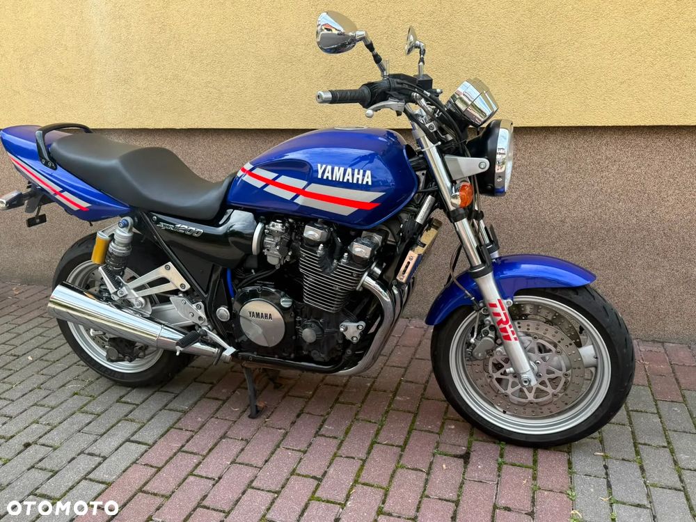 Yamaha XJR - 13