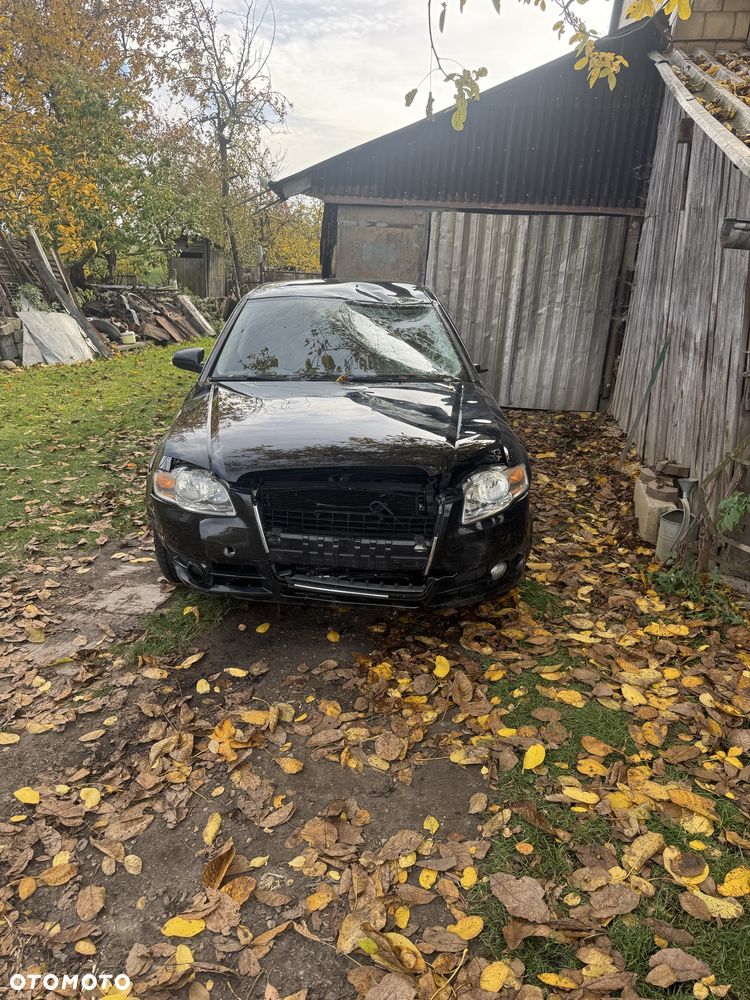 Audi A4 Limousine - 1